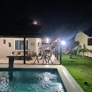  Casa de Férias Casa Unamar Com Piscina Privativa